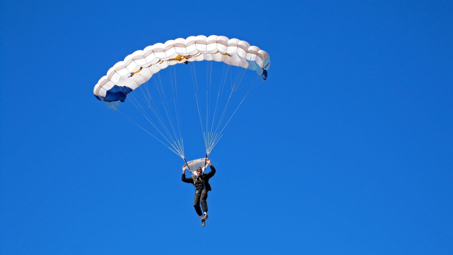 “青春梦想”青少年篮球公益讲座在湖南成功举办，青少年篮球大赛
