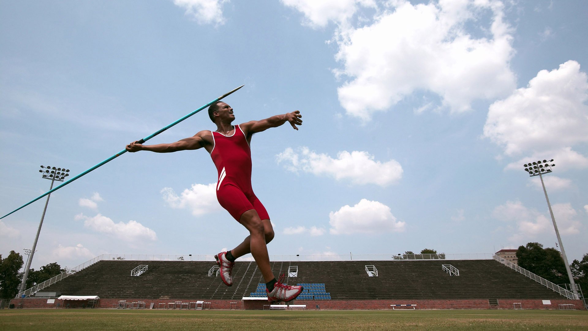“足球文化推广电影亮相，宣扬体育精神”，足球宣传文章